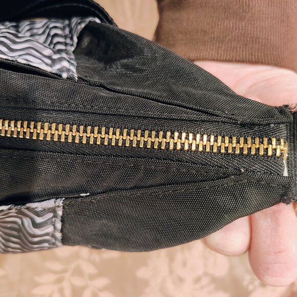 Baggallini Hobo Black/White Illusion Shoulder Handbag, Used - Picture 10 of 13